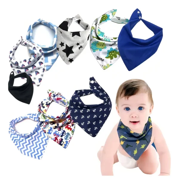Kit com 10 babadores bandana para menino em estampas de dinossauros, estrelas, âncoras e carros